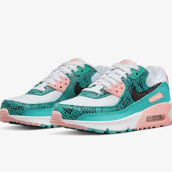 Nike Shoes - Nike air max